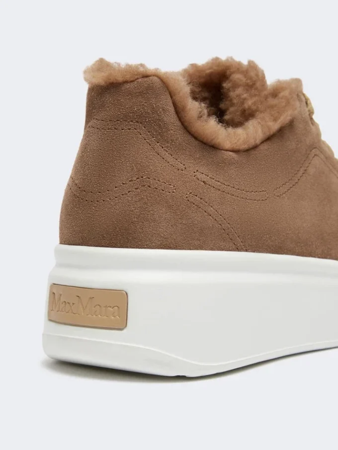 Sneakers i ruskind og teddy-stof, hasselnøddebrun Sneakers i ruskind og teddy-stof, hasselnøddebrun