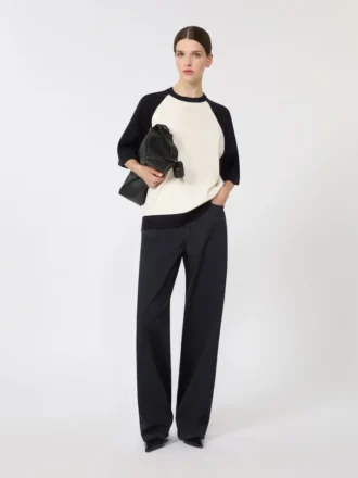 Stretch-viskose-sweater i boxy-snit, hvidblå