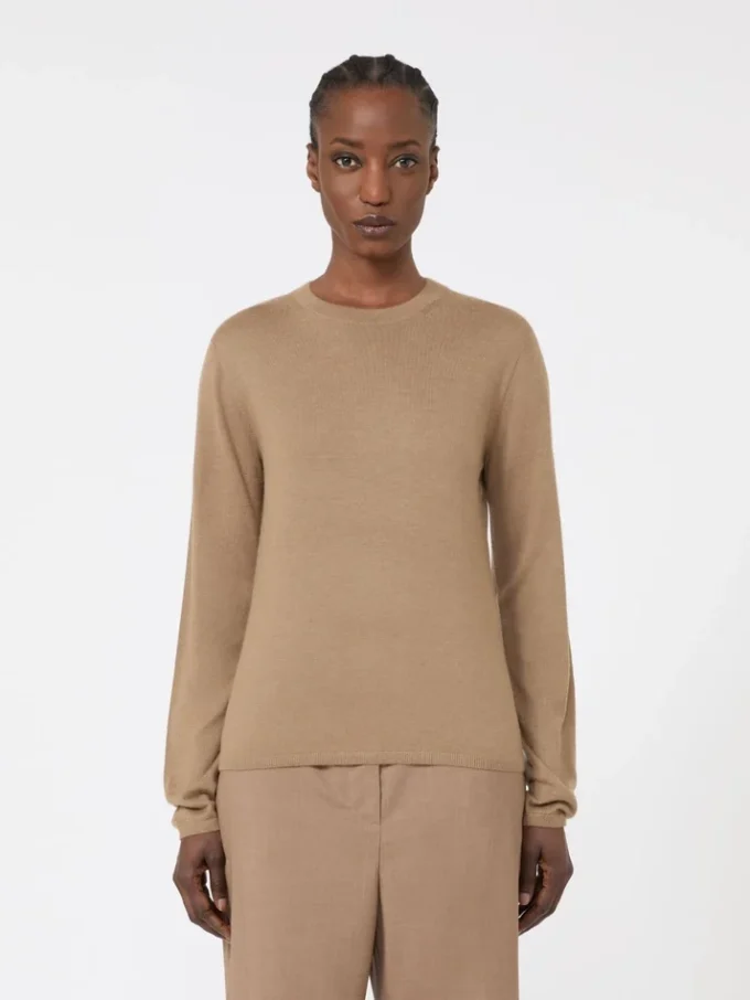 Sweater i kashmirgarn, hasselnøddebrun Sweater i kashmirgarn, hasselnøddebrun