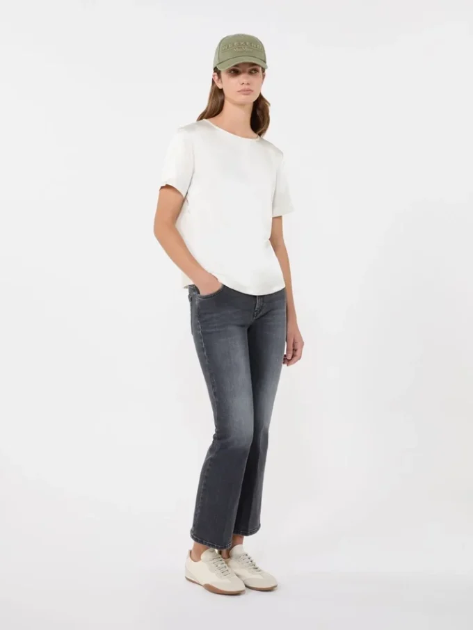 T-shirt i satin og jersey, ecru T-shirt i satin og jersey, ecru