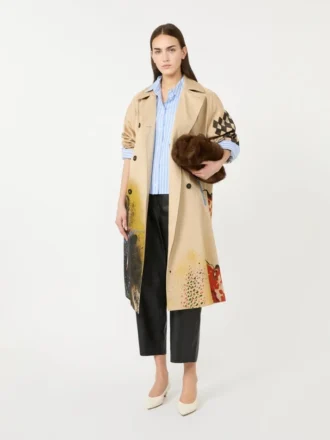 Trenchcoat i mønstret vandafvisende gabardine, skin orient Trenchcoat i mønstret vandafvisende gabardine, skin orient