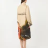 Trenchcoat i mønstret vandafvisende gabardine, skin orient Trenchcoat i mønstret vandafvisende gabardine, skin orient