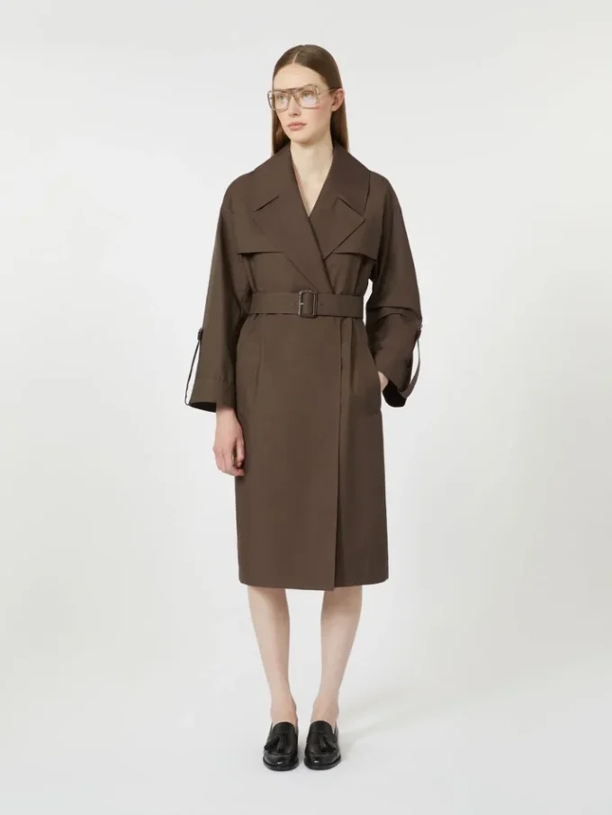 Vandafvisende trenchcoat i twill med bælte, chokolade Vandafvisende trenchcoat i twill med bælte, chokolade