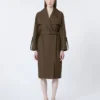 Vandafvisende trenchcoat i twill med bælte, chokolade Vandafvisende trenchcoat i twill med bælte, chokolade