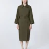 Vandafvisende trenchcoat i twill med bælte, grøn Vandafvisende trenchcoat i twill med bælte, grøn