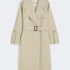 Vandafvisende trenchcoat i twill med bælte, sand Vandafvisende trenchcoat i twill med bælte, sand