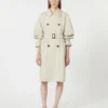 Vandafvisende trenchcoat i twill med dobbeltradet lukning, naturfarvet Vandafvisende trenchcoat i twill med dobbeltradet lukning, naturfarvet
