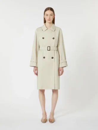 Vandafvisende trenchcoat i twill med dobbeltradet lukning, naturfarvet Vandafvisende trenchcoat i twill med dobbeltradet lukning, naturfarvet