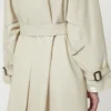 Vandafvisende trenchcoat i twill med dobbeltradet lukning, naturfarvet Vandafvisende trenchcoat i twill med dobbeltradet lukning, naturfarvet