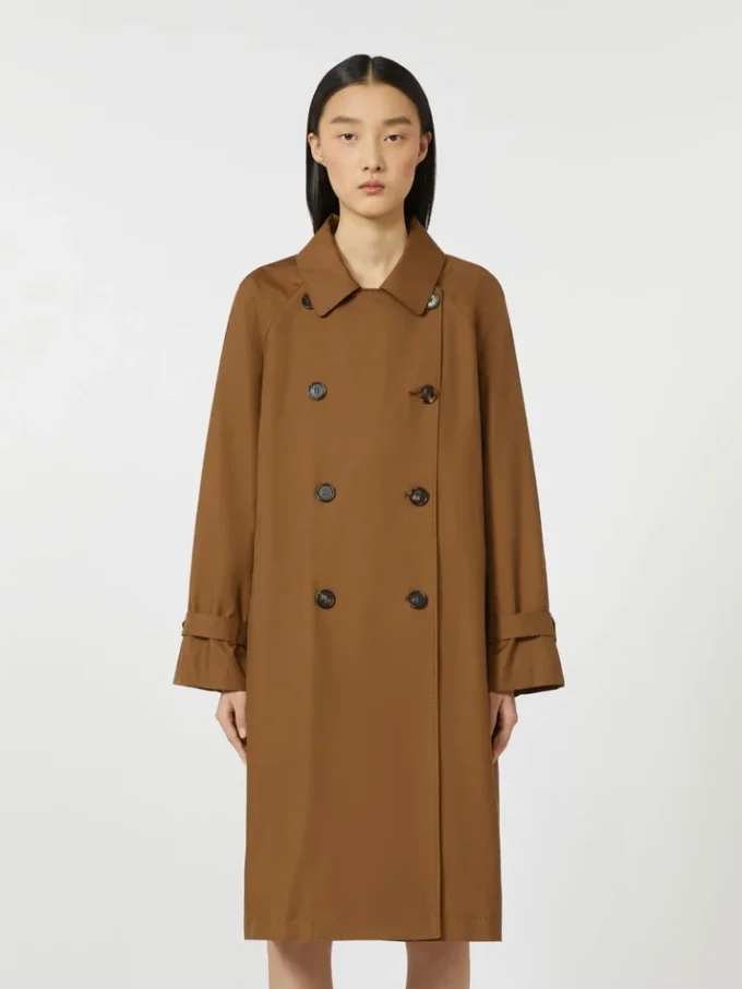 Vandafvisende trenchcoat i twill med dobbeltradet lukning, tobaksfarvet Vandafvisende trenchcoat i twill med dobbeltradet lukning, tobaksfarvet